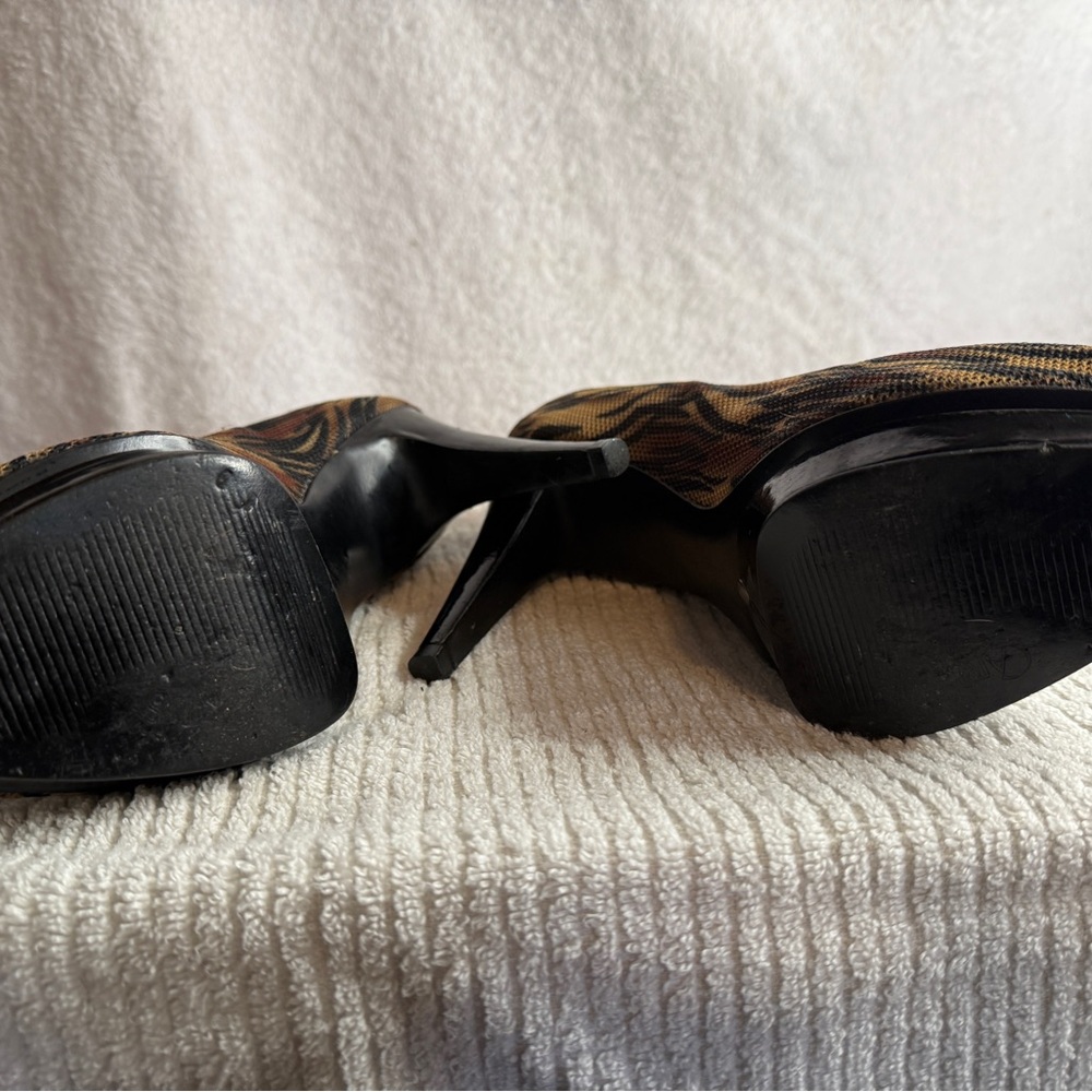 Carlos Santa kitten heels ! Tiger print size 10 - Picture 6 of 6